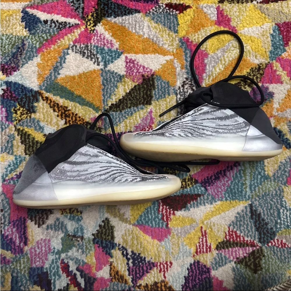 adidas Yeezy Quantum Quantum